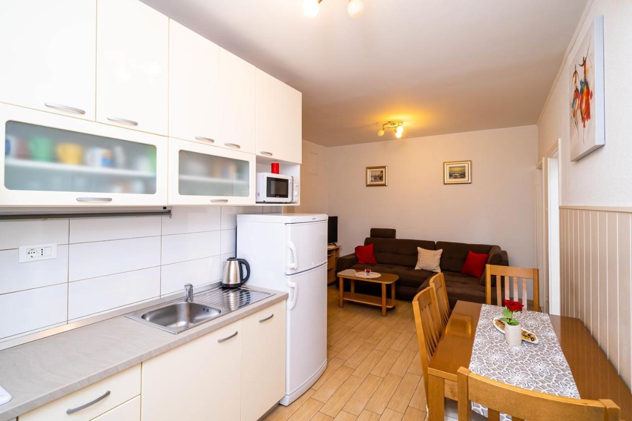 Aurelya Apartment *